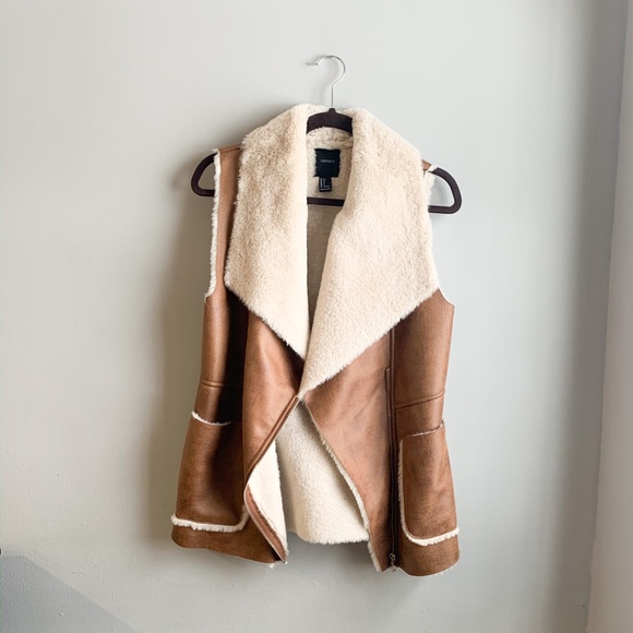 Forever 21 Jackets & Blazers - Forever 21 Faux Sherling Fur Vest